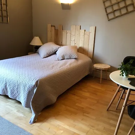 Manoir Les Cedres Bed & Breakfast